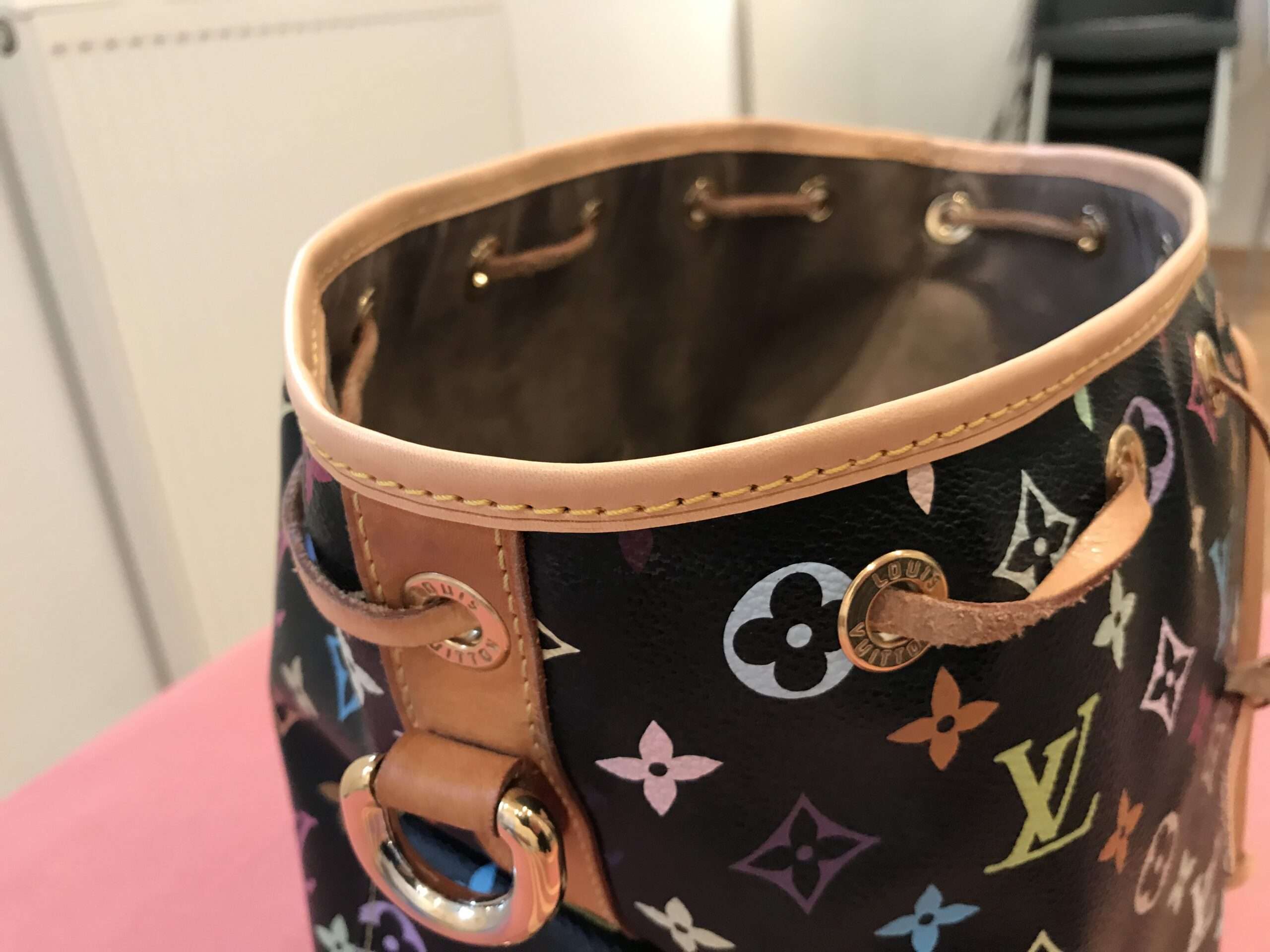 Noé Ledereinfassung neu